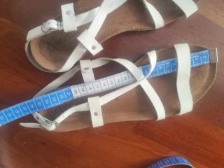 Sandalias blancas de tiras cruzadas