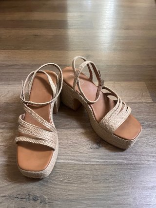 Sandalias esparto tacón plataforma beige