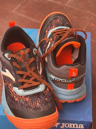 Zapatillas Joma Talla 38 Negra y Naranja