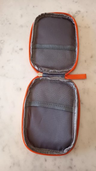 Pochette porta medicinali arancione