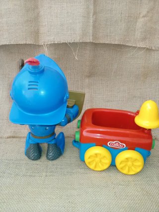 Muñeco Caballero Azul con Escudo y Espada
