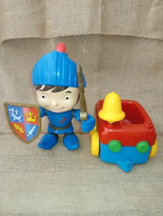 Muñeco Caballero Azul con Escudo y Espada