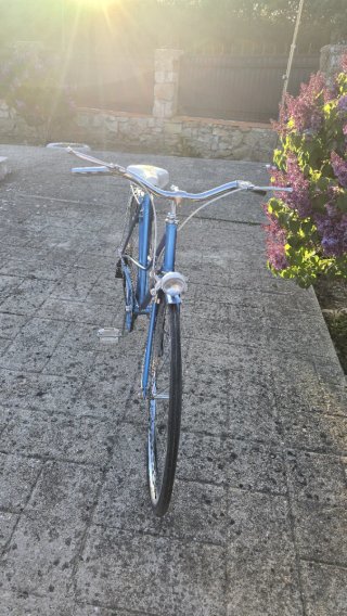 Bicicleta clásica azul vintage