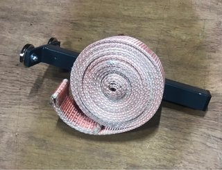 Enrollador de cintas de amarre  con BASE magnética