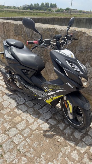 Yamaha Aerox Naked