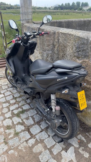 Yamaha Aerox Naked
