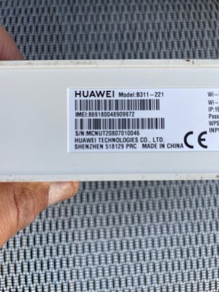 Modem 4G Huawei con slot per scheda SIM
