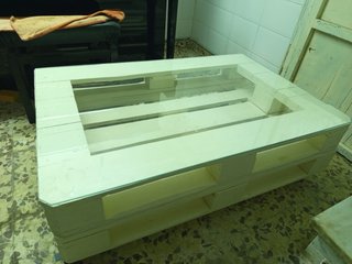Mesa Palets Blanca con Tapa de Cristal