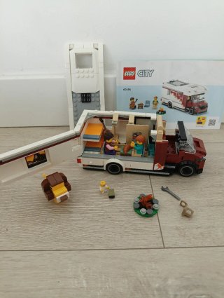 Autocaravana Lego City 60454