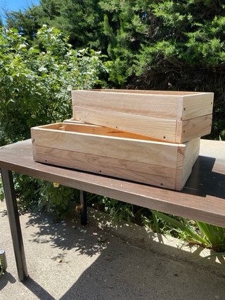 Jardinera de madera artesanal