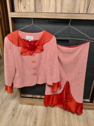 Conjunto de chaqueta y falda ceremonia