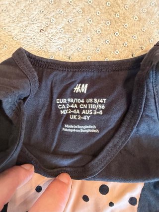 Conjunto 2 Camisetas H&M + Gorra  Gatitos 3-4 años