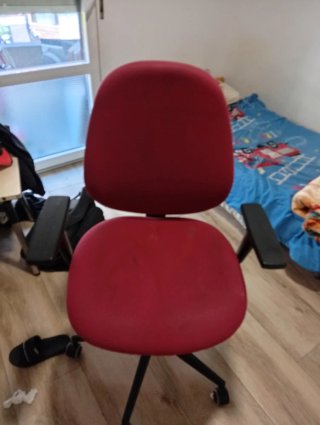 Silla de oficina económica roja