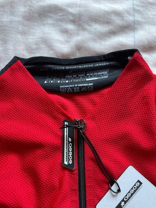 Maillot Ciclismo assos Rojo y Negro