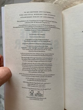 Libro en inglés: Time shelter.