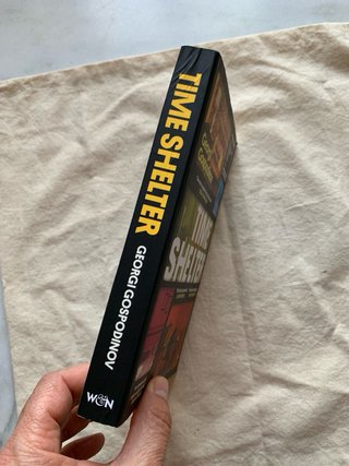 Libro en inglés: Time shelter.
