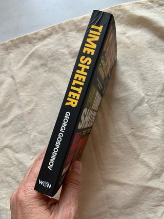 Libro en inglés: Time shelter.