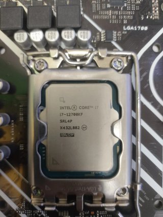 CPU i7 12700KF + Placa H610 Asus DDR5 + Refrig
