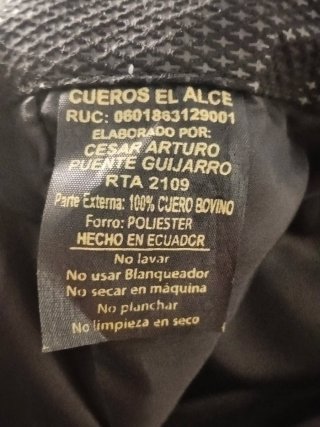 Gorra de cuero negra