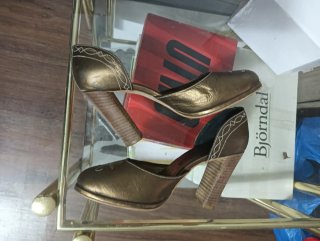 Zapatos de piel Celia Marco tacón