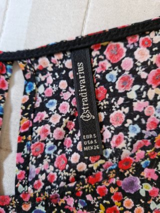 Top tirantes Stradivarius floral Talla S