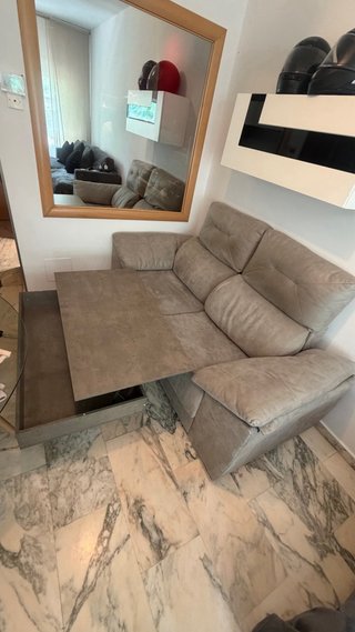 Sofá y mesa plegable