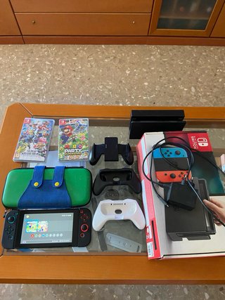 Nintendo Switch + 2 Juegos
