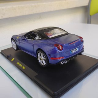 Maqueta Ferrari California T Azul Metalizado