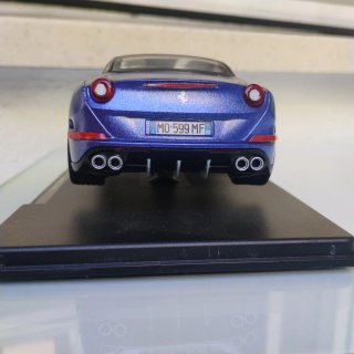 Maqueta Ferrari California T Azul Metalizado
