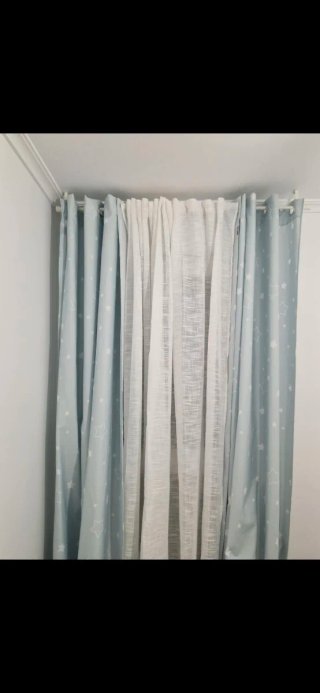 Cortinas infantiles estrellas azul y blanco.