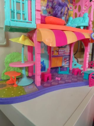 Casa Enchantimals con 2 muñecas y tienda