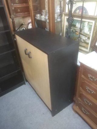 Armario pequeño madera y negro