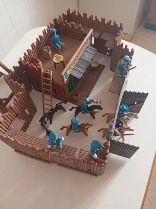 Playmobil Fort Randall Headquarters
