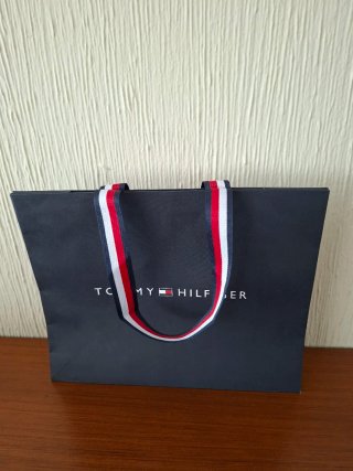 Bolsa Negra Tommy Hilfiger