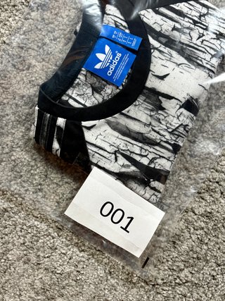 Adidas Originals tee allover print S