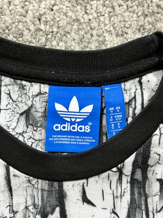 Adidas Originals tee allover print S