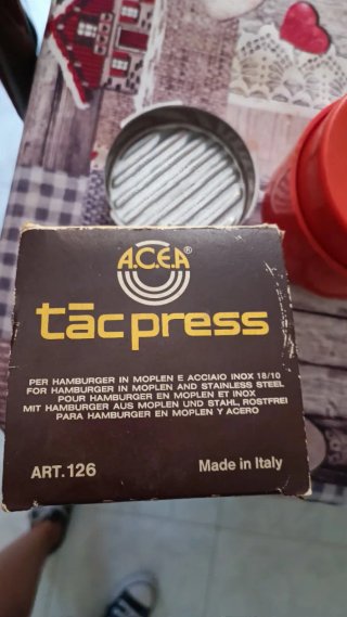 Attrezzo per preparare hamburger vintage
