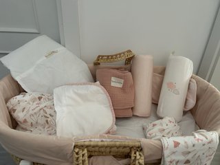 Cuco mimbre balancín + vestiduras.