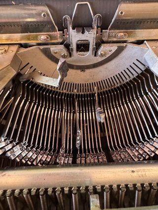 Máquina de escribir Olivetti Studio 44