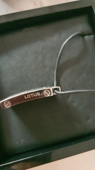 Colgante Lotus hombre