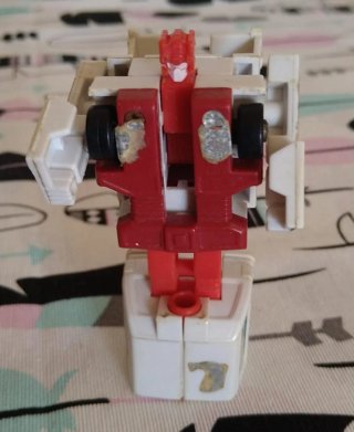 Transformers Ambulancia con Cañones. Hasbro 1986.