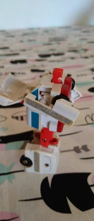 Transformers Ambulancia con Cañones. Hasbro 1986.