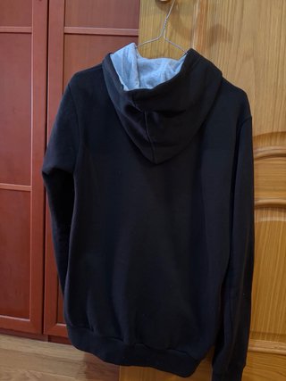 Sudadera MCKENZIE negra con cremallera
