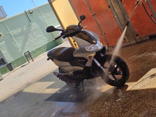 Gilera Runner Scooter Gris y Negro
