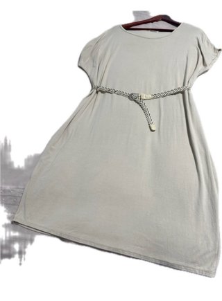 Vestido beige estilo camiseta talla única