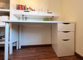 Escritorio Ikea Blanco con Cajonera y auxiliar.