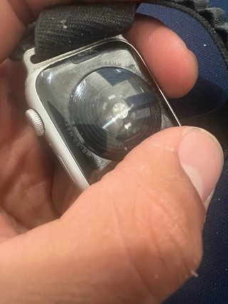 Apple Watch SE 44mm con cargador y correas