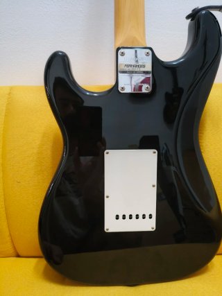 Fernandes Stratocaster Japón 1991
