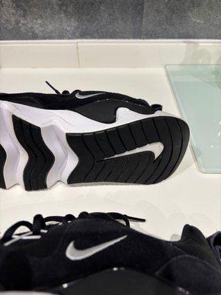 Zapatillas Nike Negras y Blancas