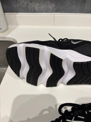 Zapatillas Nike Negras y Blancas